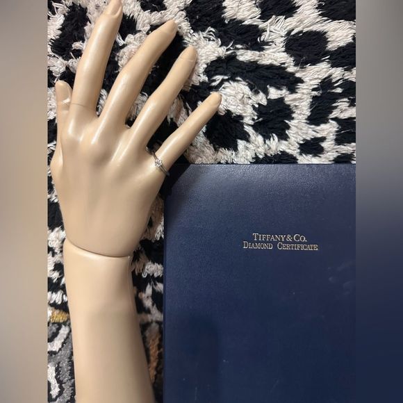 Tiffany and Co. Ring Solitaire Diamond 0.31ct Platinum - Picture 2 of 6